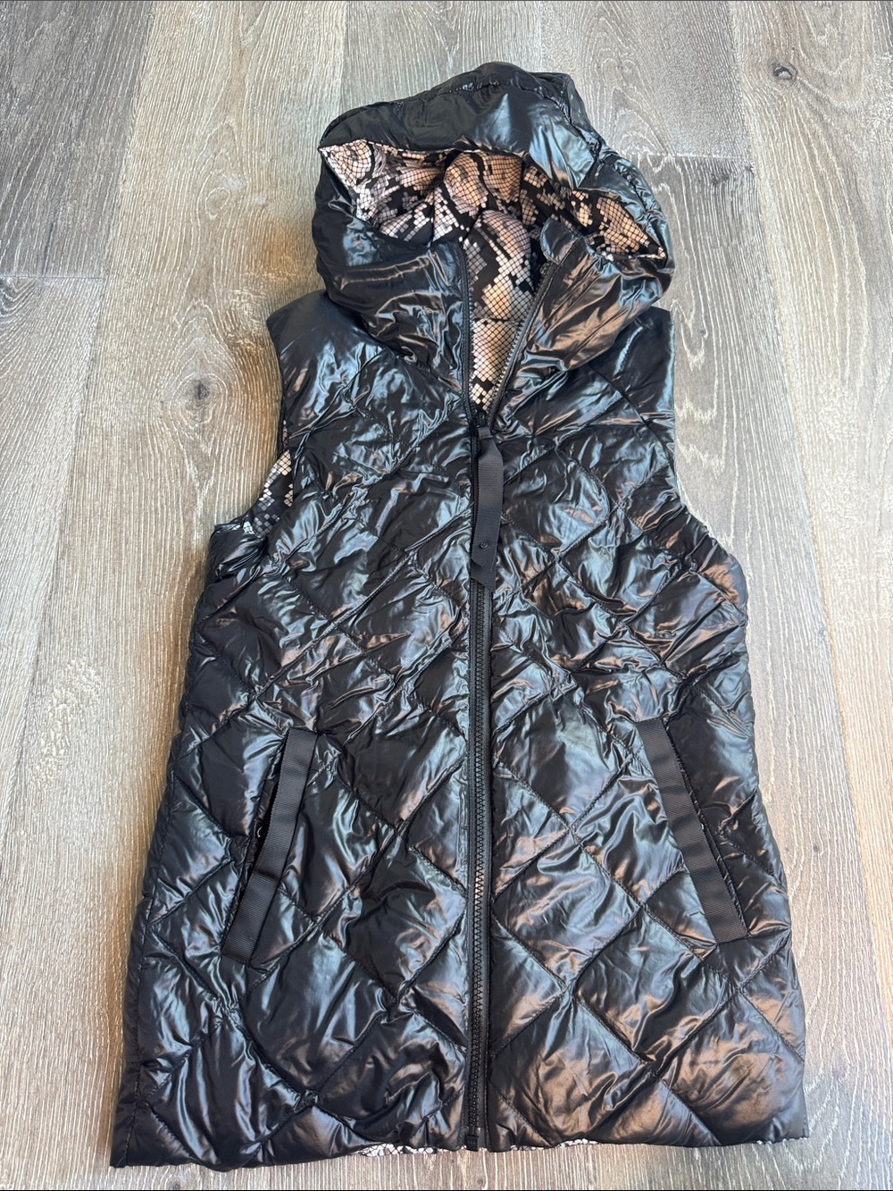 lululemon athletica Black Hooded Puffer Vest with Snake-Print reversible AZ0698 - Picture 2 of 6
